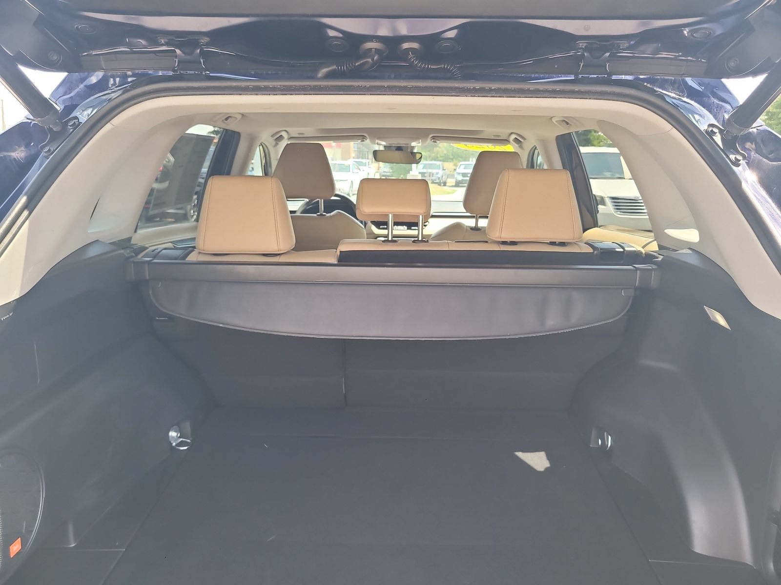 Used 2023 Toyota RAV4 Limited AWD/4WD image 27