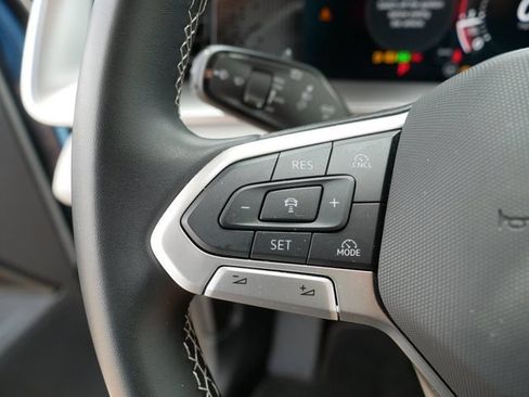 Certified 2025 Volkswagen Tiguan SE AWD/4WD image 25