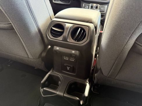 Used 2025 Jeep Wrangler Unlimited Sahara AWD/4WD image 23