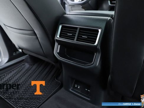 Used 2024 Volkswagen Atlas Cross Sport SE w/ Panoramic Sunroof Package image 39