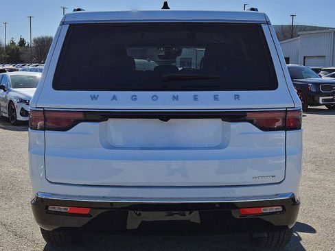Used 2024 Jeep Wagoneer Series II w/ Flexible Seating Group image 8