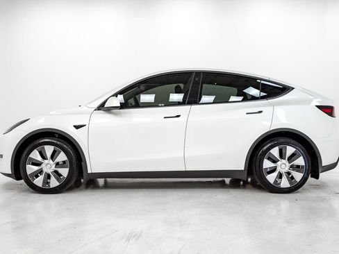 Used 2023 Tesla Model Y Long Range AWD/4WD image 21