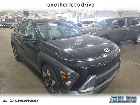 Used 2025 Hyundai Kona SEL FWD image 1