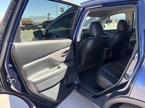 Used 2023 Nissan Murano SV image 8