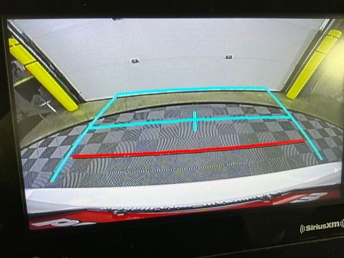 Used 2023 Toyota Camry SE image 15