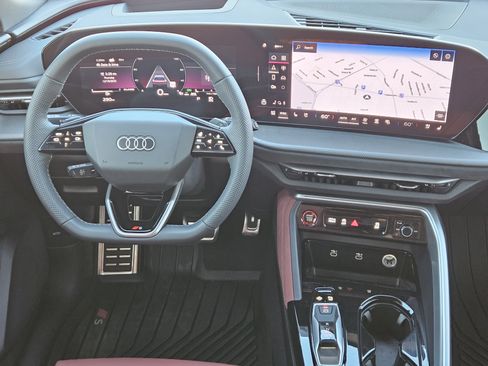 Used 2025 Audi SQ5 Prestige image 25