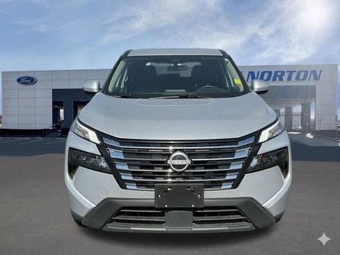 Used 2025 Nissan Rogue SV FWD image 10