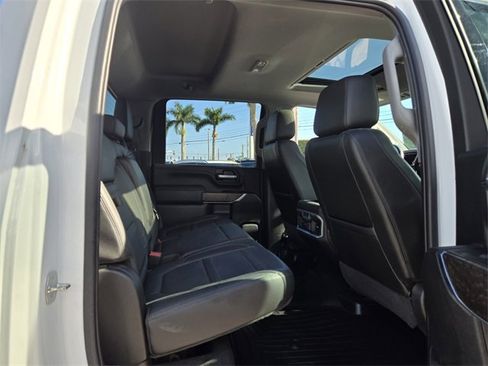 Used 2022 GMC Sierra 2500 Denali w/ Denali Ultimate Package image 17