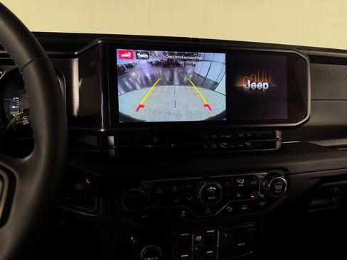 Used 2024 Jeep Wrangler Unlimited Rubicon 4xe AWD/4WD image 22