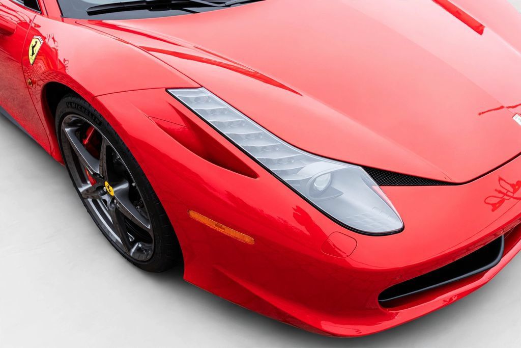 Used 2015 Ferrari 458 Italia Coupe RWD image 12