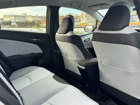 Used 2016 Toyota Prius Three Touring image 25