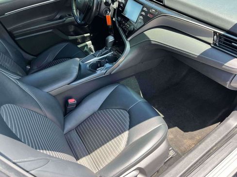 Used 2019 Toyota Camry SE FWD image 10