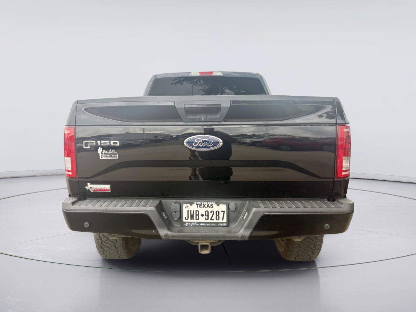 Used 2017 Ford F150 XLT w/ Equipment Group 302A Luxury AWD/4WD image 6