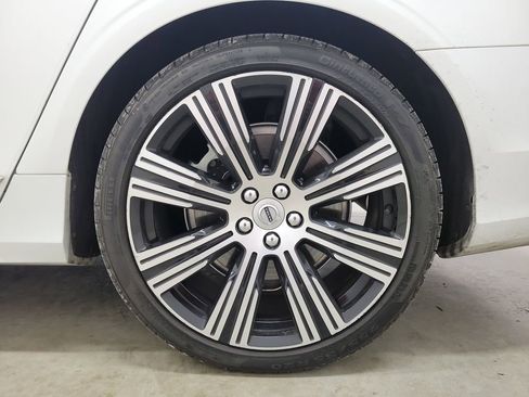 Used 2025 Volvo S90 B6 Plus image 12