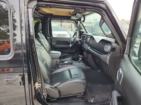 Used 2020 Jeep Gladiator Overland image 21