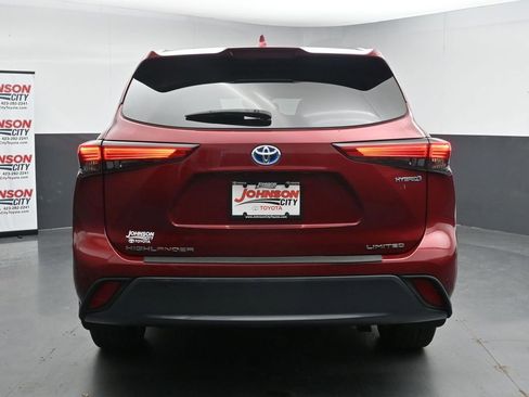 Used 2021 Toyota Highlander Limited AWD/4WD image 8