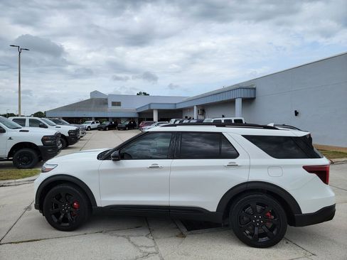 Used 2021 Ford Explorer ST w/ Equipment Group 401A AWD/4WD image 2