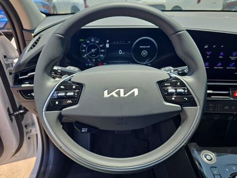 New 2026 Kia Niro Wind FWD image 29