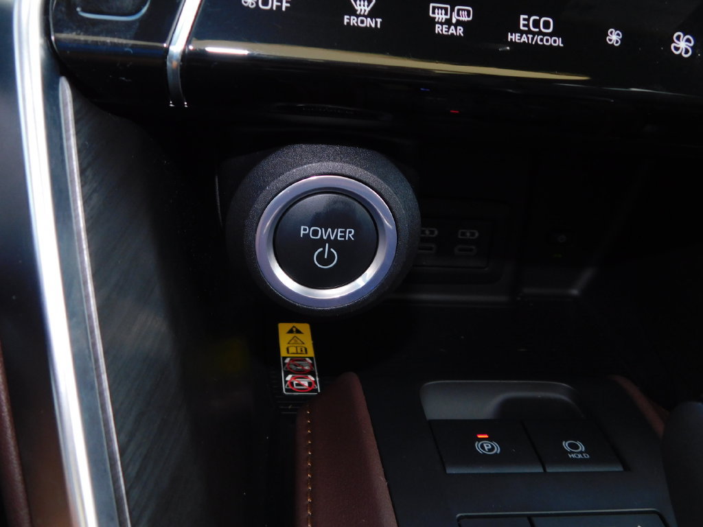 Used 2023 Toyota Venza Limited AWD/4WD image 36