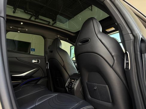 Used 2022 Aston Martin DBX image 33