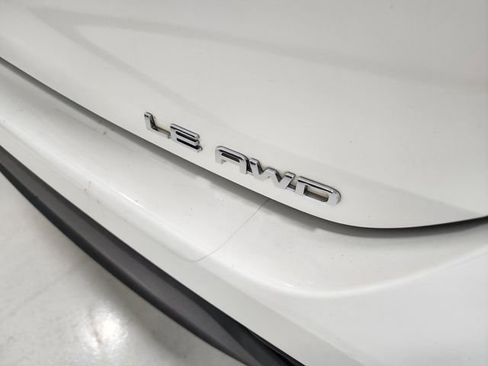 Used 2021 Toyota Highlander LE AWD/4WD image 8