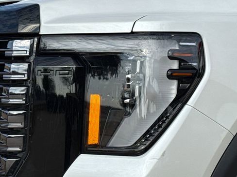 Used 2025 GMC Sierra 3500 Denali Ultimate AWD/4WD image 3