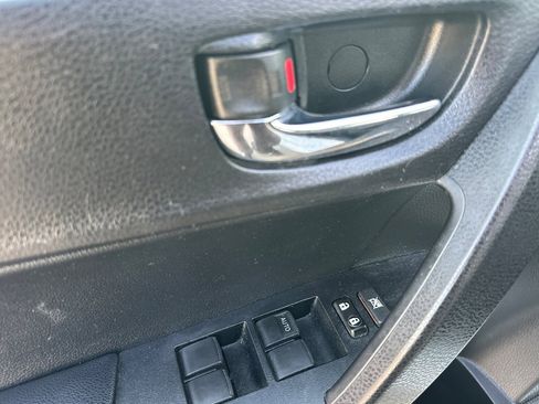 Used 2016 Toyota Corolla S image 10