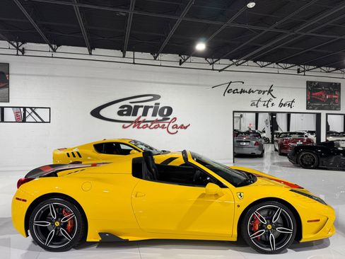 Used 2015 Ferrari 458 Speciale A image 8