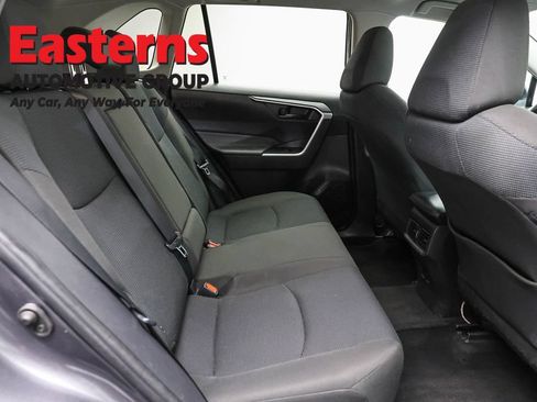 Used 2022 Toyota RAV4 LE AWD/4WD image 22