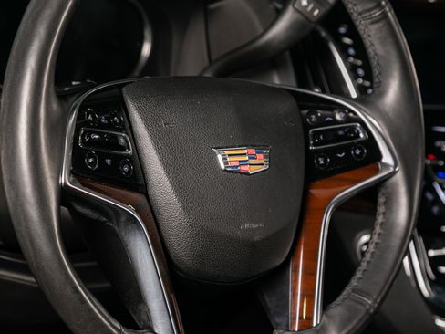 Used 2018 Cadillac Escalade Premium Luxury image 40