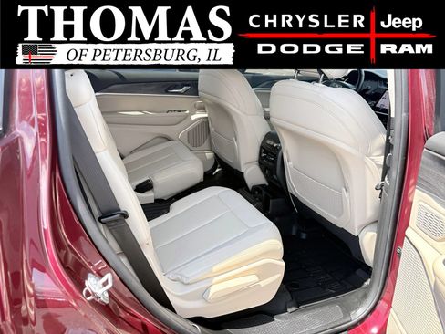 Used 2022 Jeep Grand Cherokee L Limited AWD/4WD image 6