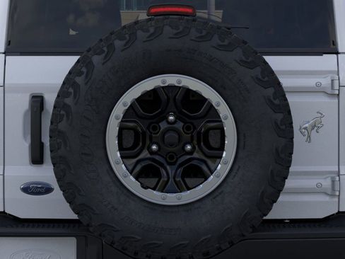 New 2025 Ford Bronco Badlands image 24