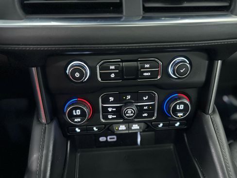 Used 2023 Chevrolet Suburban Z71 w/ Luxury Package AWD/4WD image 25