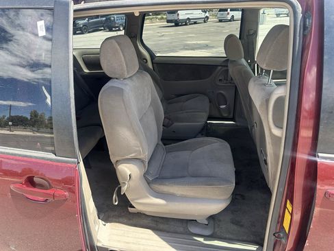 Used 2008 Toyota Sienna LE FWD image 9