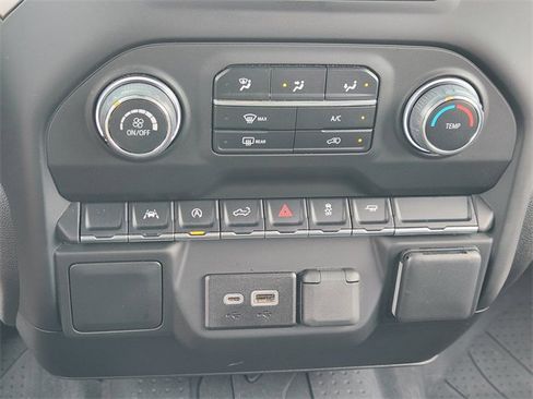 Used 2023 Chevrolet Silverado 1500 Custom image 13