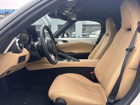 Used 2025 MAZDA MX-5 Miata Grand Touring w/ Weather Package RWD image 8