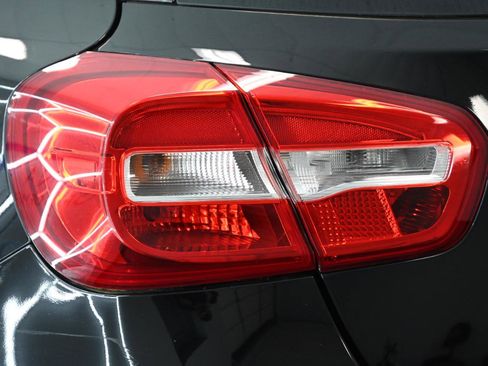 Used 2016 Mercedes-Benz GLA 250 4MATIC image 11