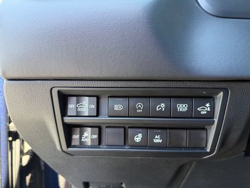 Used 2022 Toyota Tundra Platinum AWD/4WD image 14