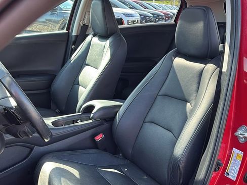 Used 2019 Honda HR-V Touring image 10