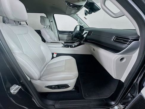 Used 2023 Jeep Wagoneer L 4WD image 32