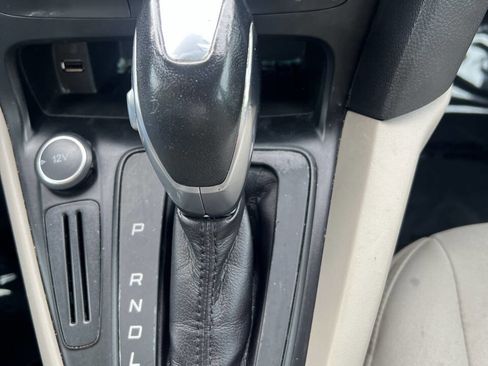 Used 2015 Ford Focus SE FWD image 19