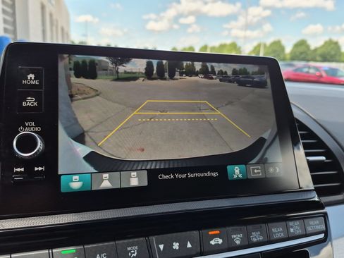 Used 2025 Honda Odyssey Touring image 20