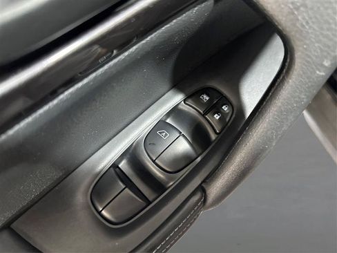 Used 2019 Nissan Rogue S AWD/4WD image 28