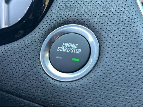 New 2025 Cadillac XT5 Luxury image 22