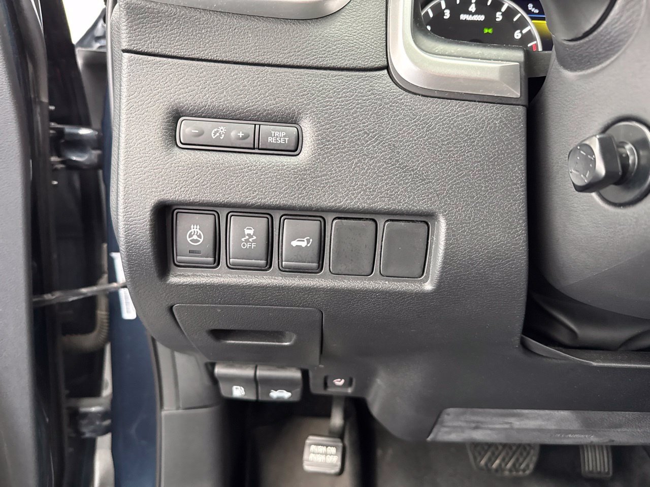 Used 2018 Nissan Murano Platinum w/ Cargo Package FWD image 32