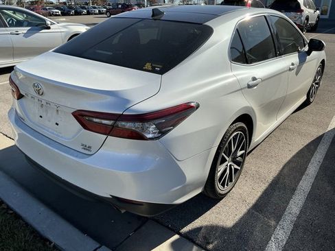 Used 2022 Toyota Camry XLE image 5