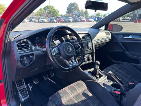 Used 2017 Volkswagen GTI S FWD image 11