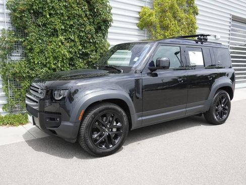 Used 2020 Land Rover Defender 110 HSE AWD/4WD image 3