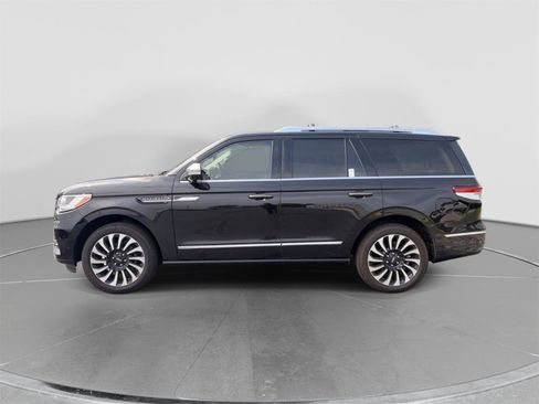 Used 2024 Lincoln Navigator Black Label AWD/4WD image 2