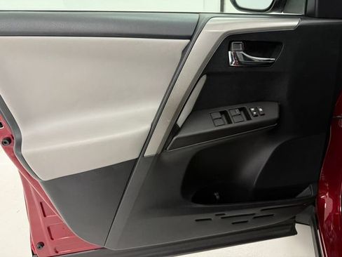 Used 2018 Toyota RAV4 XLE w/ Plus Extra Value Package FWD image 29